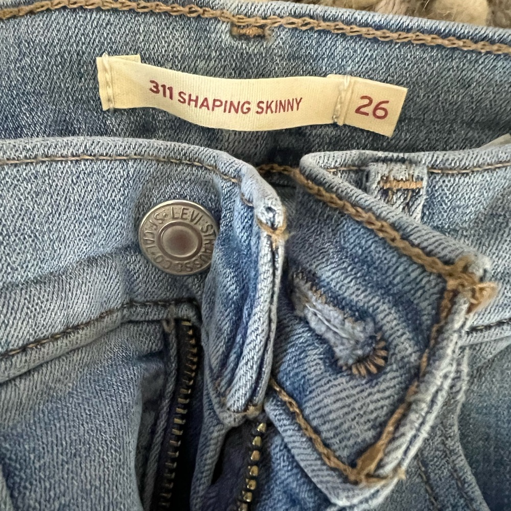 ** Levi’s women’s skinny jeans **